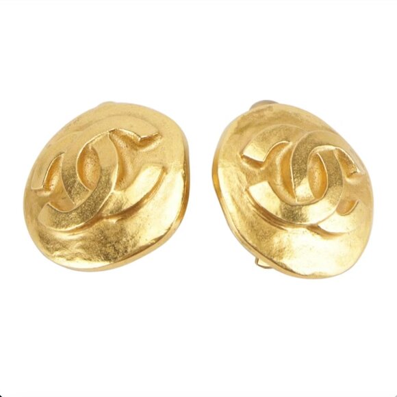 Chanel Vintage CC Button Clip-On Earrings - Picture 1 of 3
